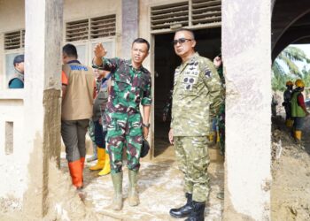Pangdam IM, Mayor Jenderal TNI Joko Hadi Susilo meninjau langsung penanganan pasca-bencana banjir bandang di Kabupaten Aceh Tamiang pada Rabu, 31 Desember 2025.