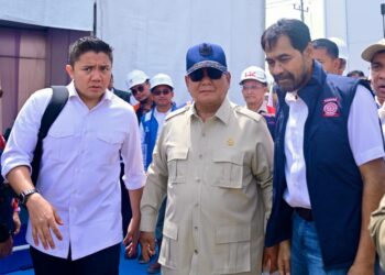 Gubernur Aceh, Muzakir Manaf & Wakil Gubernur Aceh, Fadhlullah, SE mendampingi Presiden RI Prabowo Subianto dalam rangka meninjau Hunian Sementara di Kab. Aceh Tamiang, Kamis, 1 Januari 2026