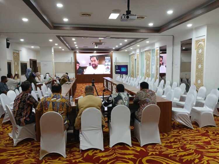 Gubernur Aceh Muzakir Manaf di dampingi Wakil Gubernur Aceh Fadhlullah SE beserta unsur Forkopimda Aceh serta SKPA terkait menetapkan perpanjangan ketiga status tanggap darurat Bencana Hidrometeorologi Aceh Tahun 2026 selama 14 hari terhitung 9 sd 22 Januari 2026 secara daring Kamis 8 Januari 2026 KETIKKABARcom Gubernur Aceh Muzakir Manaf di dampingi Wakil Gubernur Aceh Fadhlullah SE beserta unsur Forkopimda Aceh serta SKPA terkait menetapkan perpanjangan ketiga status tanggap darurat Bencana Hidrometeorologi Aceh Tahun 2026 selama 14 hari terhitung 9 sd 22 Januari 2026 secara daring Kamis 8 Januari 2026