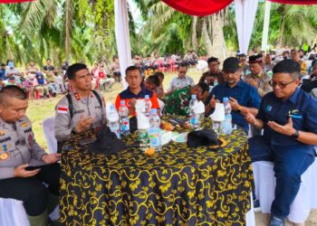 Kapolda Aceh Inspektur Jenderal Marzuki Ali Basyah menghadiri dan meresmikan dimulainya pematangan lahan pembangunan Hunian Tetap Huntap milik Polri bagi masyarakat korban bencana banjir di Kabupaten Aceh Tamiang Selasa 1312026 FOTO Humas Polda Aceh KETIKKABARcom Kapolda Aceh Inspektur Jenderal Marzuki Ali Basyah menghadiri dan meresmikan dimulainya pematangan lahan pembangunan Hunian Tetap Huntap milik Polri bagi masyarakat korban bencana banjir di Kabupaten Aceh Tamiang Selasa 1312026 FOTO Humas Polda Aceh