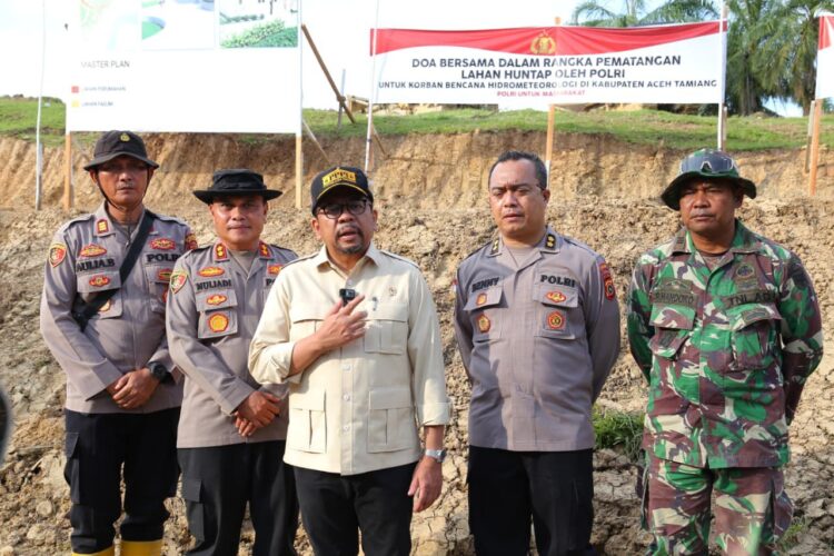 Kepala Staf Kepresidenan KSP Muhammad Qodari melakukan kunjungan kerja ke Aceh Tamiang untuk meninjau penanganan pascabencana banjir pada Kamis 1512026 KETIKKABARcom Kepala Staf Kepresidenan KSP Muhammad Qodari melakukan kunjungan kerja ke Aceh Tamiang untuk meninjau penanganan pascabencana banjir pada Kamis 1512026