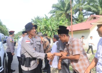 Kapolda Aceh Irjen Pol. Marzuki Ali Basyah melakukan kunjungan kerja ke Kota Subulussalam untuk menyalurkan bantuan pascabencana banjir serta memimpin aksi bakti sosial dan trauma healing, Rabu (21/1/2026).