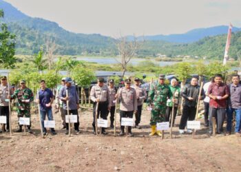 Wali Kota Sabang Zulkifli H. Adam, Dalam kunjungannya ke Gampong Paya Seunara pada Kamis (22/1/2026),/FOTO: Humas