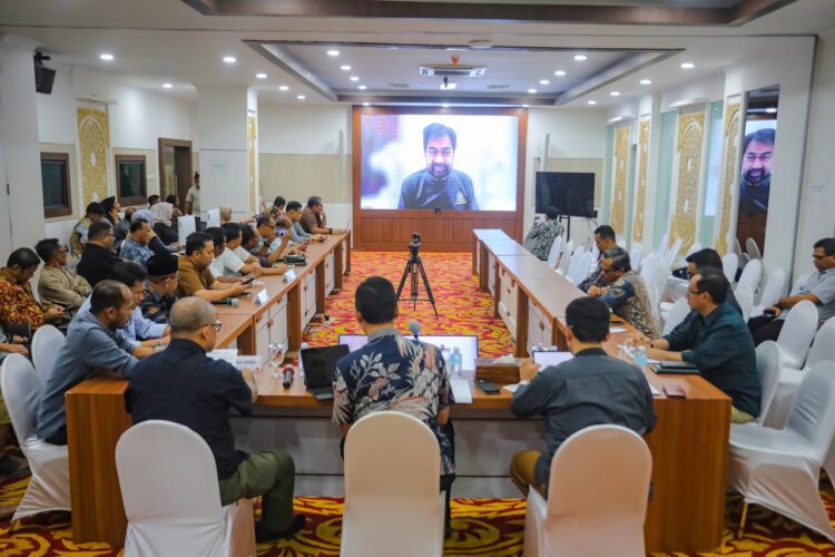 Gubernur Aceh Muzakir Manaf yang akrab disapa Mualem kembali menetapkan perpanjangan keempat status tanggap darurat bencana hidrometeorologi selama tujuh hari ke depan KETIKKABARcom Gubernur Aceh Muzakir Manaf yang akrab disapa Mualem kembali menetapkan perpanjangan keempat status tanggap darurat bencana hidrometeorologi selama tujuh hari ke depan