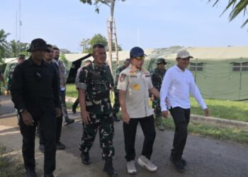 Wakil Gubernur Aceh, Fadlullah mendampingi Mendagri Tito Karnavian memberikan arahan kepada Taruna Akmil dan Akpol di Batalion Raider 111 Tualang cut aceh tamiang, 23/1/2026