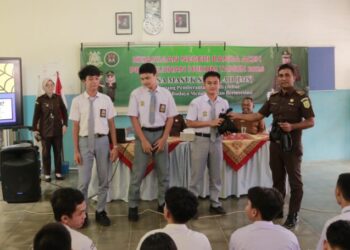 Kejaksaan Negeri (Kejari) Banda Aceh kembali melaksanakan program Jaksa Masuk Sekolah (JMS) untuk meningkatkan kesadaran hukum di kalangan pelajar Kota Banda Aceh. Rabu, 28/1/2026
