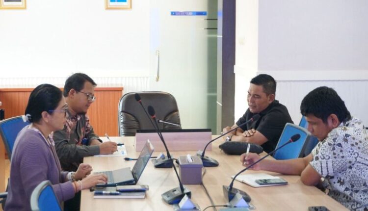 Suasana pertemuan Bupati Aceh Besar H Muharram Idris Syech Muharram dengan Kementerian Kelautan dan Perikanan KKP Republik Indonesia di Gedung Mina Bahari II Lantai 8 Kantor KKP RI Jakarta Jumat 3012026 FOTO PROKOPIM PEMKAB ACEH BESAR KETIKKABARcom Suasana pertemuan Bupati Aceh Besar H Muharram Idris Syech Muharram dengan Kementerian Kelautan dan Perikanan KKP Republik Indonesia di Gedung Mina Bahari II Lantai 8 Kantor KKP RI Jakarta Jumat 3012026 FOTO PROKOPIM PEMKAB ACEH BESAR