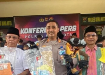 Ⓒ Hak cipta foto di atas dikembalikan sesungguhnya kepada pemilik foto.