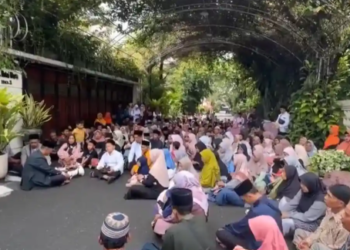 Ⓒ Hak cipta foto di atas dikembalikan sesungguhnya kepada pemilik foto.