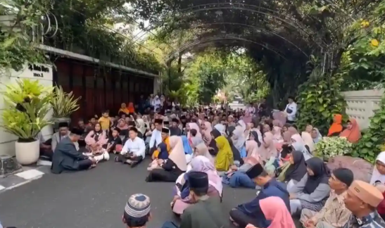 Ⓒ Hak cipta foto di atas dikembalikan sesungguhnya kepada pemilik foto KETIKKABARcom Ⓒ Hak cipta foto di atas dikembalikan sesungguhnya kepada pemilik foto