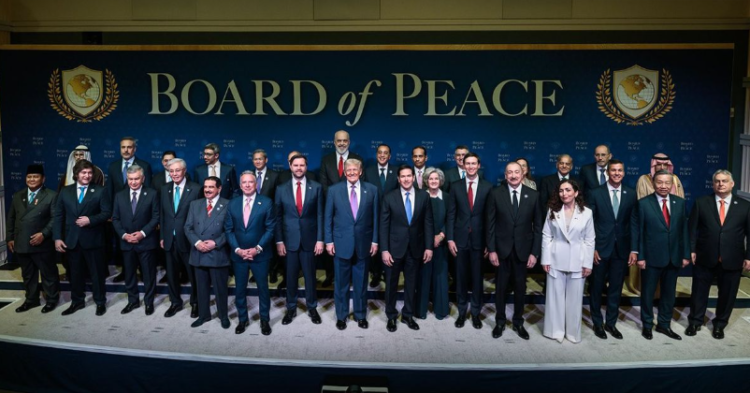 Para pemimpin dunia atau perwakilannya foto bersama dalam pertemuan perdana Board of Peace BoP atau Dewan Perdamaian untuk Gaza pada Kamis 19 Februari malam WIB x WhiteHouse KETIKKABARcom Para pemimpin dunia atau perwakilannya foto bersama dalam pertemuan perdana Board of Peace BoP atau Dewan Perdamaian untuk Gaza pada Kamis 19 Februari malam WIB x WhiteHouse