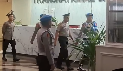 Direktorat Tindak Pidana Narkoba Bareskrim Polri resmi menahan mantan Kapolres Bima Kota AKBP Didik Putra Kuncoro DPK terkait dugaan penyalahgunaan narkoba Kamis 1922026 FOTO Tangkap Layar Youtube KETIKKABARcom Direktorat Tindak Pidana Narkoba Bareskrim Polri resmi menahan mantan Kapolres Bima Kota AKBP Didik Putra Kuncoro DPK terkait dugaan penyalahgunaan narkoba Kamis 1922026 FOTO Tangkap Layar Youtube