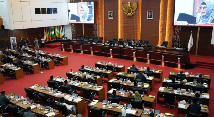 Dewan Perwakilan Rakyat Aceh DPRA menggelar Rapat Paripurna dengan agenda Pembukaan Masa Persidangan I Tahun 2026 Penetapan Rencana Kerja Tahunan RKT DPRA Tahun 2026 serta Penetapan Rancangan Peraturan DPRA tentang Kode Etik dan Tata Cara Beracara Badan Kehormatan DPRA Kamis 1222026 pukul 1000 WIB di Gedung Utama DPRA KETIKKABARcom Dewan Perwakilan Rakyat Aceh DPRA menggelar Rapat Paripurna dengan agenda Pembukaan Masa Persidangan I Tahun 2026 Penetapan Rencana Kerja Tahunan RKT DPRA Tahun 2026 serta Penetapan Rancangan Peraturan DPRA tentang Kode Etik dan Tata Cara Beracara Badan Kehormatan DPRA Kamis 1222026 pukul 1000 WIB di Gedung Utama DPRA