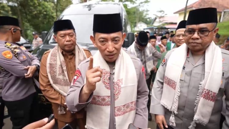 Kapolri Jenderal Listyo Sigit Prabowo saat menghadiri acara puncak peringatan ulang tahun Persatuan Ummat Islam PUI dan doa bersama untuk bangsa di Majalengka Jawa Barat Senin 2322026 KETIKKABARcom Kapolri Jenderal Listyo Sigit Prabowo saat menghadiri acara puncak peringatan ulang tahun Persatuan Ummat Islam PUI dan doa bersama untuk bangsa di Majalengka Jawa Barat Senin 2322026