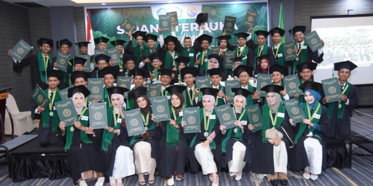 Sebanyak 40 mahasiswa kehutanan STIK Pante Kulu mengikuti upacara wisuda Tahun 2026 yang digelar di Kyriad Muraya Hotel Banda Aceh Sabtu 1422026 FOTOIstimewa KETIKKABARcom Sebanyak 40 mahasiswa kehutanan STIK Pante Kulu mengikuti upacara wisuda Tahun 2026 yang digelar di Kyriad Muraya Hotel Banda Aceh Sabtu 1422026 FOTOIstimewa