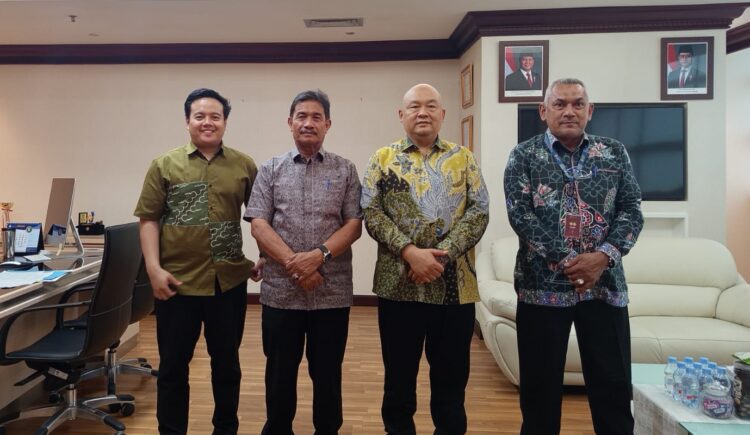 Foto bersama usai pertemuan di Kemendikdasmen RI Jakarta Pusat Selasa 322026 FOTO PROKOPIM PEMKAB ACEH BESAR KETIKKABARcom Foto bersama usai pertemuan di Kemendikdasmen RI Jakarta Pusat Selasa 322026 FOTO PROKOPIM PEMKAB ACEH BESAR