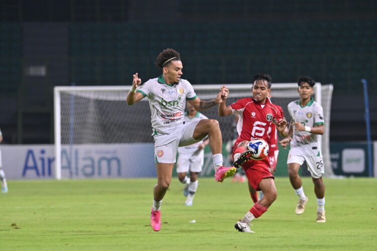 Pemain FC Bekasi City berebut bola dengan Pemain Persiraja Banda Aceh pada Laga pekan ke2 putaran ke3 Liga Championship Pegadaian itu digelar Minggu 2222026 malam di Stadion Patriot Candrabhaga KETIKKABARcom Pemain FC Bekasi City berebut bola dengan Pemain Persiraja Banda Aceh pada Laga pekan ke 2 putaran ke 3 Liga Championship Pegadaian itu digelar Minggu 2222026 malam di Stadion Patriot Candrabhaga