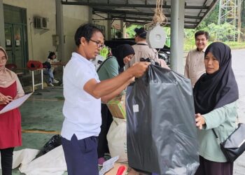 PT Solusi Bangun Indonesia Tbk SBI melalui divisi pengelolaan limbah Nathabumi mengembangkan konversi sampah perkotaan menjadi RefuseDerived Fuel RDF FOTO Ist KETIKKABARcom PT Solusi Bangun Indonesia Tbk SBI melalui divisi pengelolaan limbah Nathabumi mengembangkan konversi sampah perkotaan menjadi Refuse Derived Fuel RDF FOTO Ist