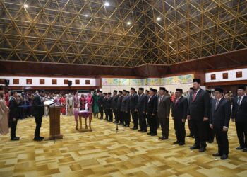 Gubernur Aceh, Muzakir Manaf melaksanakan pengambilan sumpah dan melantik pejabat pimpinan tinggi pratama Eselon II dilingkungan Pemerintah Aceh, Banda Aceh, Anjong Monmata, Jumat, 27/02/2026