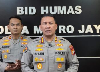 Kabid Humas Polda Metro Jaya, Kombes Pol Budi Hermanto konferensi Pers dengan awak media.