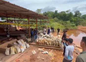 Bareskrim Polri bersama Direktorat Jenderal Bea dan Cukai Kementerian Keuangan RI mengungkap praktik penambangan ilegal dan penyelundupan pasir timah dari Kepulauan Bangka Belitung