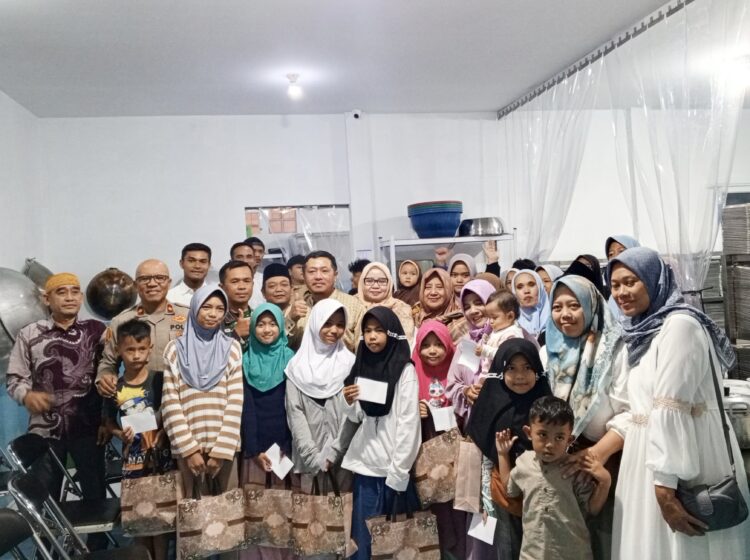 SPPG Jatimukti menggelar kegiatan buka puasa bersama sekaligus memberikan santunan kepada anak yatim Senin 1632026