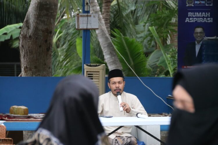Ustaz Masrul Aidi menyampaikan tausiah di kediaman Rumah Aspirasi Anggota DPR RI H T Ibrahim Minggu 132026 KETIKKABARcom Ustaz Masrul Aidi menyampaikan tausiah di kediaman Rumah Aspirasi Anggota DPR RI H T Ibrahim Minggu 132026