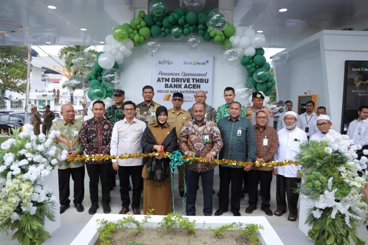 PT Bank Aceh Syariah meresmikan fasilitas ATM Drive Thru terbaru di kawasan Taman Kota Banda Aceh Senin 23 KETIKKABARcom PT Bank Aceh Syariah meresmikan fasilitas ATM Drive Thru terbaru di kawasan Taman Kota Banda Aceh Senin 23