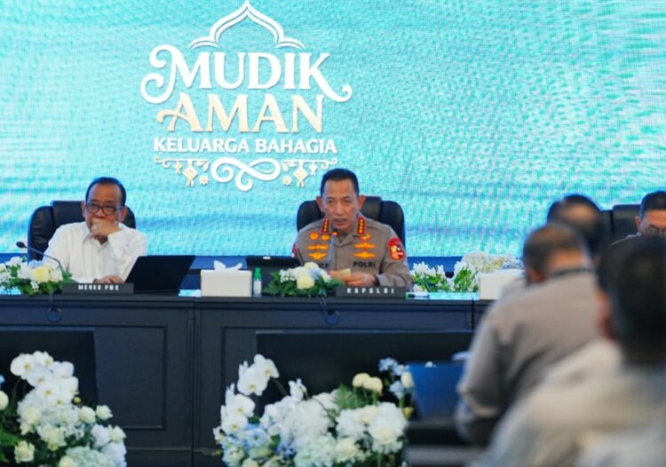 Kapolri Jenderal Listyo Sigit Prabowo menggelar rapat koordinasi lintas sektoral Operasi Ketupat 2026 di Gedung PTIK Jakarta Selatan Senin 2 Maret 2026 KETIKKABARcom Kapolri Jenderal Listyo Sigit Prabowo menggelar rapat koordinasi lintas sektoral Operasi Ketupat 2026 di Gedung PTIK Jakarta Selatan Senin 2 Maret 2026