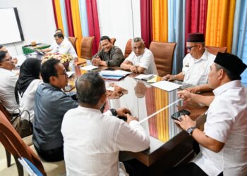 Bupati Aceh Besar, H Muharram Idris pimpin Rapat Persentasi LHP terkait UMKM Aceh Besar di Gedung Dekranasda, Gampong Gani, Kecamatan Ingin Jaya, Aceh Besar, Rabu (04/03/2026). FOTO/ MC ACEH BESAR