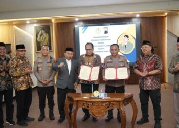Universitas Jenderal Soedirman Unsoed bersama Kepolisian Negara Republik Indonesia Polri resmi memperkuat kolaborasi akademik dan kepolisian melalui penandatanganan Perjanjian Kerja Sama PKS antara Polda Jawa Tengah dan Unsoed sekaligus peresmian Pusat Studi Kepolisian di kampus Unsoed Purwokerto Kamis 532026 KETIKKABARcom Universitas Jenderal Soedirman Unsoed bersama Kepolisian Negara Republik Indonesia Polri resmi memperkuat kolaborasi akademik dan kepolisian melalui penandatanganan Perjanjian Kerja Sama PKS antara Polda Jawa Tengah dan Unsoed sekaligus peresmian Pusat Studi Kepolisian di kampus Unsoed Purwokerto Kamis 532026