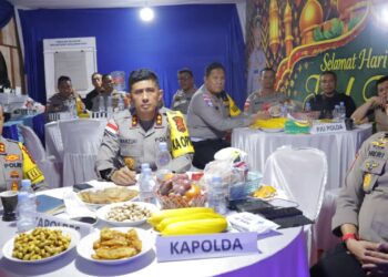Kapolda Aceh Irjen Pol. Marzuki Ali Basyah, M.M mengikuti arahan Kapolri secara virtual dalam rangka pemantauan dan pengecekan titik-titik pengamanan di seluruh jajaran kepolisian, Jumat (20/3/2026).