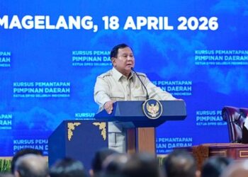 Presiden RI Prabowo Subianto menyampaikan kata sambutan dalam acara retret Ketua DPRD se-Indonesia yang diselenggarakan di Lembah Tidar, Akademi Militer Magelang, Jawa Tengah, pada Sabtu (18/4/2026)./ FOTO: Ist