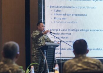 Asisten Intelijen (Asintel) Panglima TNI, Mayjen Rio Firdianto, mengumpulkan para komandan satuan dan aparat intelijen TNI wilayah Kepulauan Riau di Ballroom Hotel Mariot Harbour Bay Batam, Kepulauan Riau./ FOTO: Ist