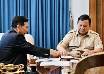 Presiden Prabowo Subianto menggelar pertemuan empat mata dengan Ketua Dewan Ekonomi Nasional (DEN), Luhut Binsar Pandjaitan, di Istana Merdeka, Jakarta, pada Selasa (21/4/2026).
