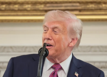 Presiden Amerika Serikat (AS), Donald Trump, resmi memperpanjang masa gencatan senjata dengan Iran setelah kesepakatan dua minggu sebelumnya berakhir pada Selasa (21/4/2026) waktu setempat./ FOTO: NET