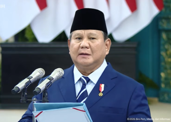 Presiden Prabowo Subianto resmi melantik enam pejabat negara baru dalam perombakan reshuffle jajaran Kabinet Merah Putih di Istana Negara Jakarta Senin 2742026 FOTO Sekretariat Presiden