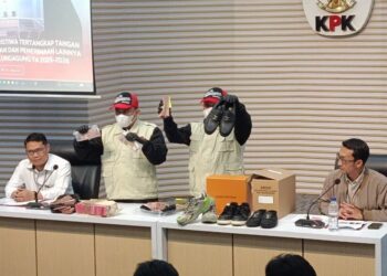 Deputi Penindakan dan Eksekusi KPK Asep Guntur Rahayu dan Jubir KPK Budi Prasetyo dalam konferensi pers di Gedung Merah Putih KPK Sabtu 1142026 FOTO/Ist