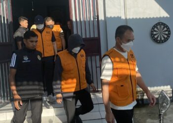 Kantor Imigrasi Kelas I TPI Gorontalo mendeportasi empat warga negara asing (WNA) asal China berinisial DA, CC, MZ, dan FG./ FOTO: NET