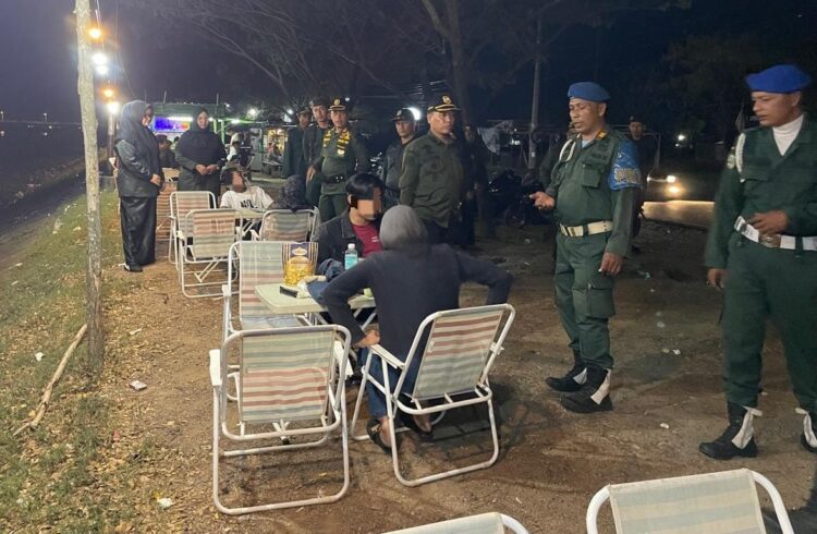 Petugas Satpol PP dan WH Aceh Besar melakukan patroli malam di wilayah Aceh Besar Minggu 1242026 dini hari FOTOMC ACEH BESAR KETIKKABARcom Petugas Satpol PP dan WH Aceh Besar melakukan patroli malam di wilayah Aceh Besar Minggu 1242026 dini hari FOTOMC ACEH BESAR