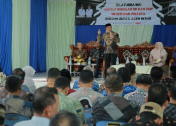 Bupati Aceh Besar Muharram Idris bertemu dengan Kepala Sekolah SD/SMP Negeri dan Swasta di UDKP Indrapuri, Kamis (02/04/2026). FOTO/MC ACEH BESAR