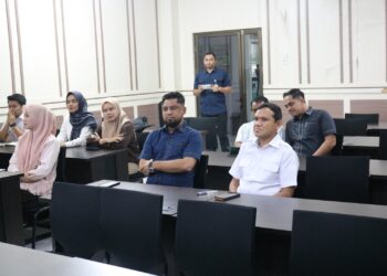 Wakil Gubernur Aceh, Fadhlullah, S.E., sedang melaksanakan kuliah Program Magister Manajemen di Universitas Syiah Kuala, Jumat 03/4/2026.