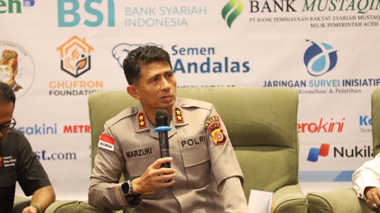 Kapolda Aceh Irjen Pol Drs Marzuki Ali Basyah MM menjadi narasumber dalam kegiatan Uji Kompetensi Wartawan UKW dan Seminar Nasional di Ayani Hotel Peunayong Rabu 15 April 2026 KETIKKABARcom Kapolda Aceh Irjen Pol Drs Marzuki Ali Basyah MM menjadi narasumber dalam kegiatan Uji Kompetensi Wartawan UKW dan Seminar Nasional di Ayani Hotel Peunayong Rabu 15 April 2026