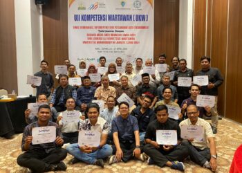 Sebanyak 28 wartawan dari berbagai media di Aceh berhasil meraih predikat kompeten dalam Uji Kompetensi Wartawan (UKW) yang diselenggarakan di Hotel Ayani, Banda Aceh, pada 15-17 April 2026.