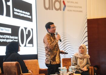 Ketua DPRK Banda Aceh, Irwansyah, hadir sebagai salah satu pembicara utama dalam Forum Arsitek Dunia untuk memaparkan perspektif integrasi kebijakan dan desain arsitektur berbasis risiko di Hermes Hotel, Banda Aceh, Jumat (17/4/2026).