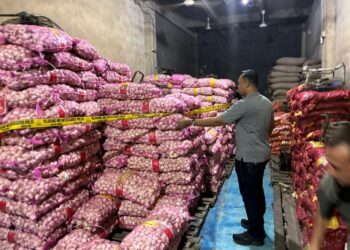 Bareskrim Polri melalui Satgas Penegakan Hukum Penyelundupan berhasil membongkar dugaan tindak pidana penyelundupan komoditas pangan seberat 23,146 ton di dua lokasi di Kota Pontianak, Kalimantan Barat, pada Senin (13/04/2026).