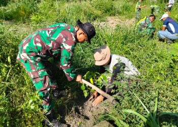 Koramil 02/Wih Pesam (WPS) Kodim 0119/Bener Meriah melaksanakan kegiatan penghijauan di bantaran sungai Desa Jamur Uluh, Kecamatan Wih Pesam, Kabupaten Bener Meriah, pada Sabtu (18/04/2026).