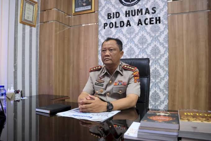 Kabid Humas Polda Aceh Kombes Pol Joko Krisdiyanto SIK resmi menyerahkan dua berkas perkara yang telah dinyatakan lengkap atau P21 beserta para tersangkanya kepada Jaksa Penuntut Umum JPU pada Selasa 21 April 2026 FOTO Humas Polda Aceh KETIKKABARcom Kabid Humas Polda Aceh Kombes Pol Joko Krisdiyanto SIK resmi menyerahkan dua berkas perkara yang telah dinyatakan lengkap atau P 21 beserta para tersangkanya kepada Jaksa Penuntut Umum JPU pada Selasa 21 April 2026 FOTO Humas Polda Aceh
