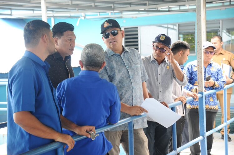 Panitia Khusus Pansus Dewan Perwakilan Rakyat Kota DPRK Banda Aceh melakukan kunjungan lapangan ke unit produksi Perumda Tirta Daroy di Lambaro Aceh Besar pada Senin 2042025 KETIKKABARcom Panitia Khusus Pansus Dewan Perwakilan Rakyat Kota DPRK Banda Aceh melakukan kunjungan lapangan ke unit produksi Perumda Tirta Daroy di Lambaro Aceh Besar pada Senin 2042025