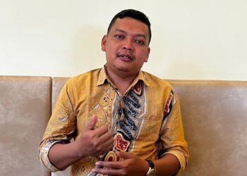 Sofyan Hadi SPd Gr Kepala SD Negeri Pomako 1 FOTO POLRI KETIKKABARcom Sofyan Hadi SPd Gr Kepala SD Negeri Pomako 1 FOTO POLRI